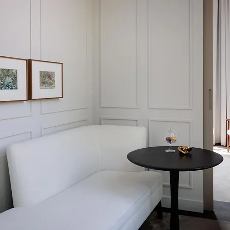Hotel Pillows Grand Boutique Maurits At The Park - Small Luxury