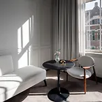 Pillows Grand Boutique Maurits At The Park - Small Luxury